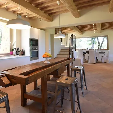 Villa Amandula 6, Emma